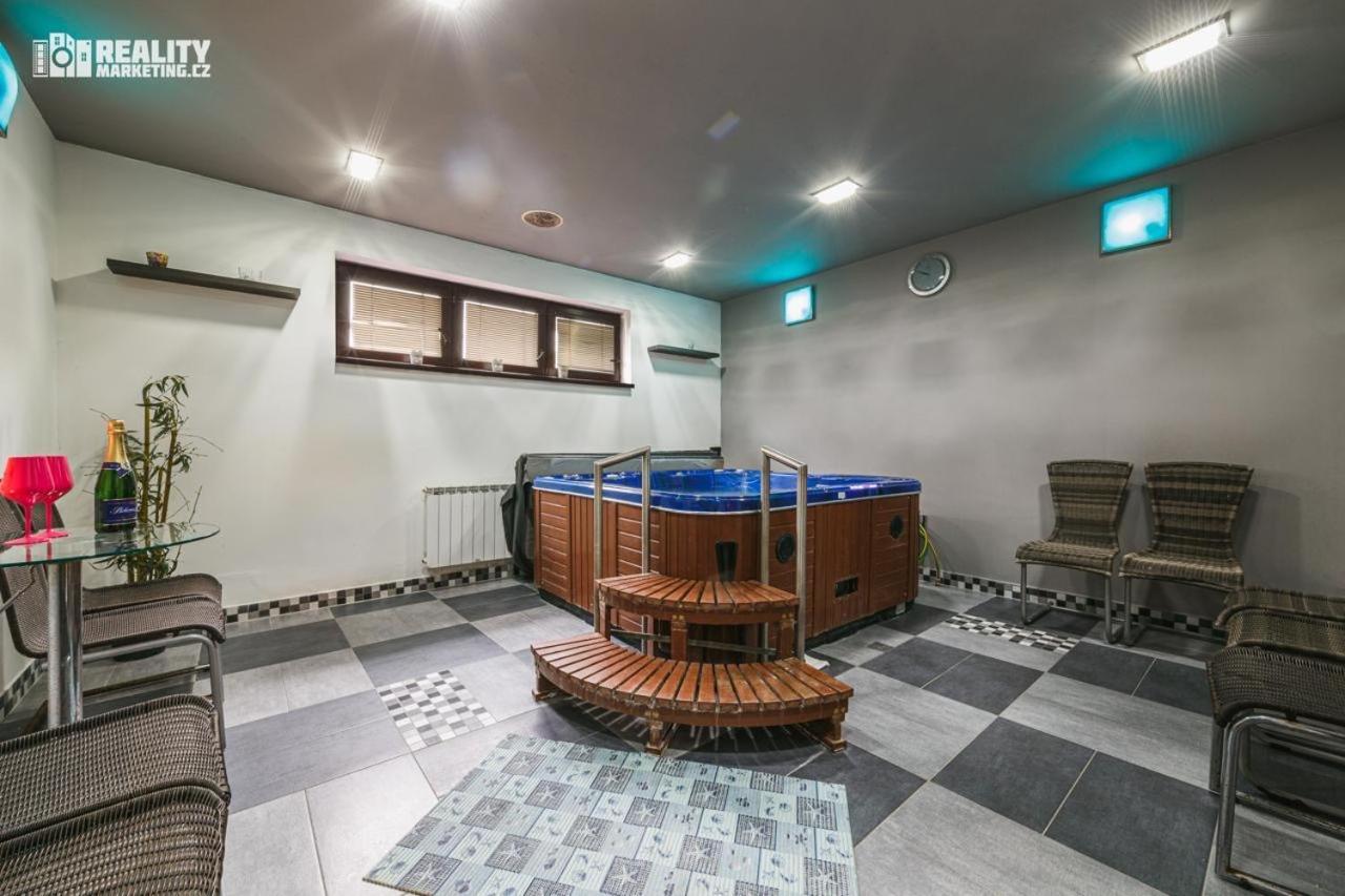 Apartmany, Penzion, Wellness U Zlate Rybky Vyškov Exterior foto